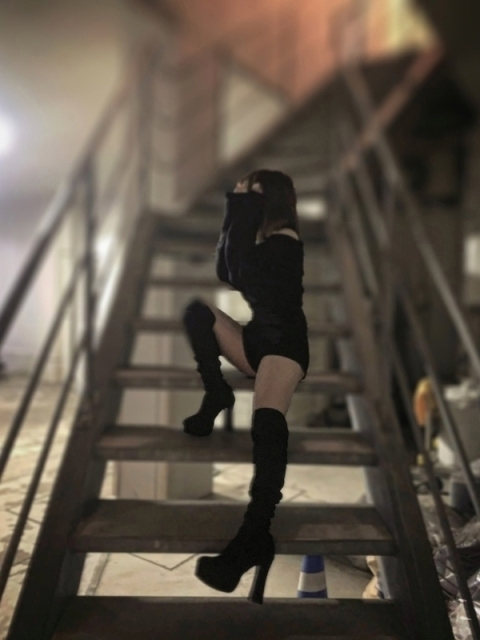 りりな【黒髪スレンダー美少女】3